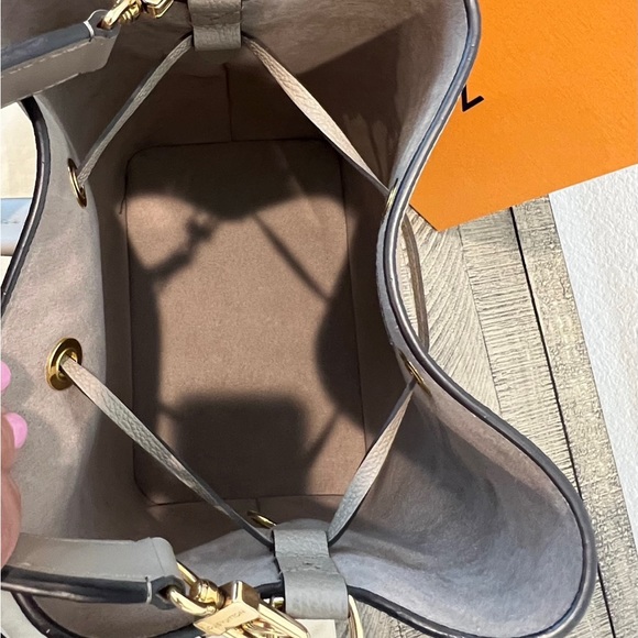 Louis Vuitton NeoNoe - Picture 6 of 10